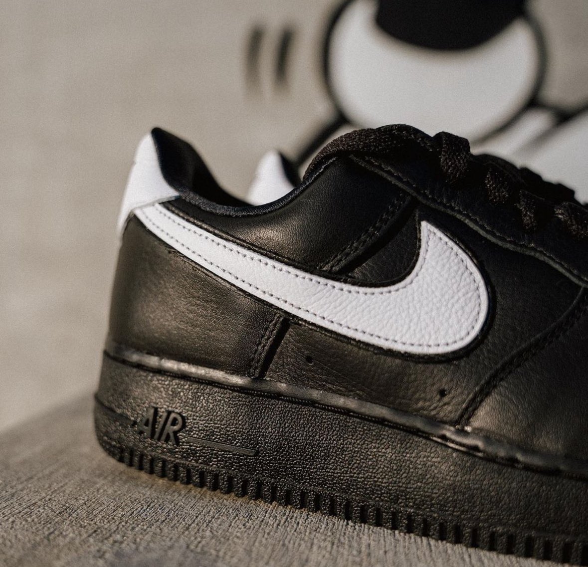 nike air force 1 low retro qs black