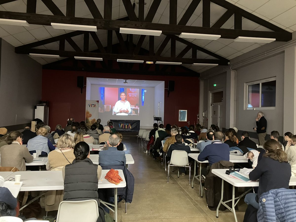 Isasau's tweet photo. Discours funk, féministe, eco-anxiété, mouvement de regret maternel…marquent la culture ambiante. Des nouvelles injonctions qui ne nourrissent pas la liberté de chacun devant la question de la maternité @BlStreb @AllianceVita21 #UDVie #ParierSurLaVie #Gink #NoKids https://t.co/ffzNJe8MdC
