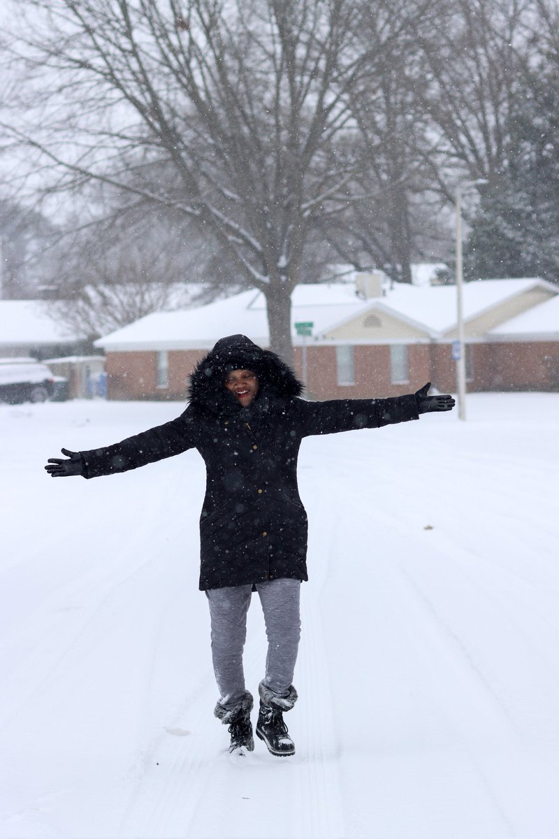 putitinwriting's tweet photo. Just a snowy day in Memphis!! #901 https://t.co/ee1CgVerHA