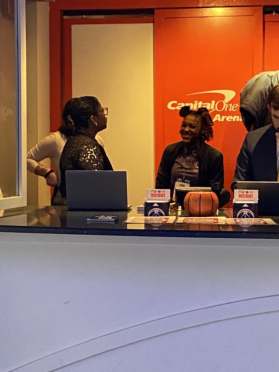 Anita Berger tweet media