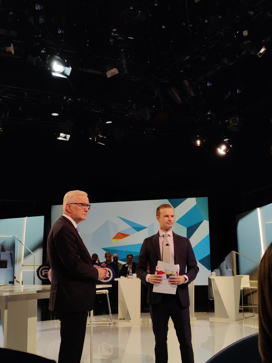 torpanhannes's tweet photo. Veteliläinen sanois, että ei tarvisse hävetä! #presidentinvaalit2024 https://t.co/5QnaHE7erv