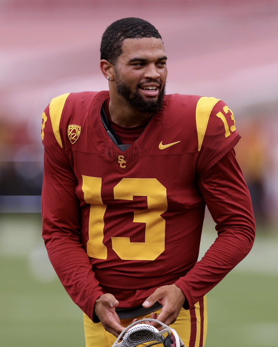 100% OFICIAL 🚨 Caleb Williams decidió entrar al NFL Draft 2024. 
¿Futura primera selección? 🤔