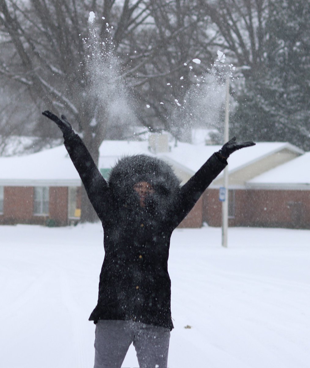 putitinwriting's tweet photo. Hey @KingJames! I can throw powder too! Much love from snowy Memphis, TN. https://t.co/oDaCAAtkbN