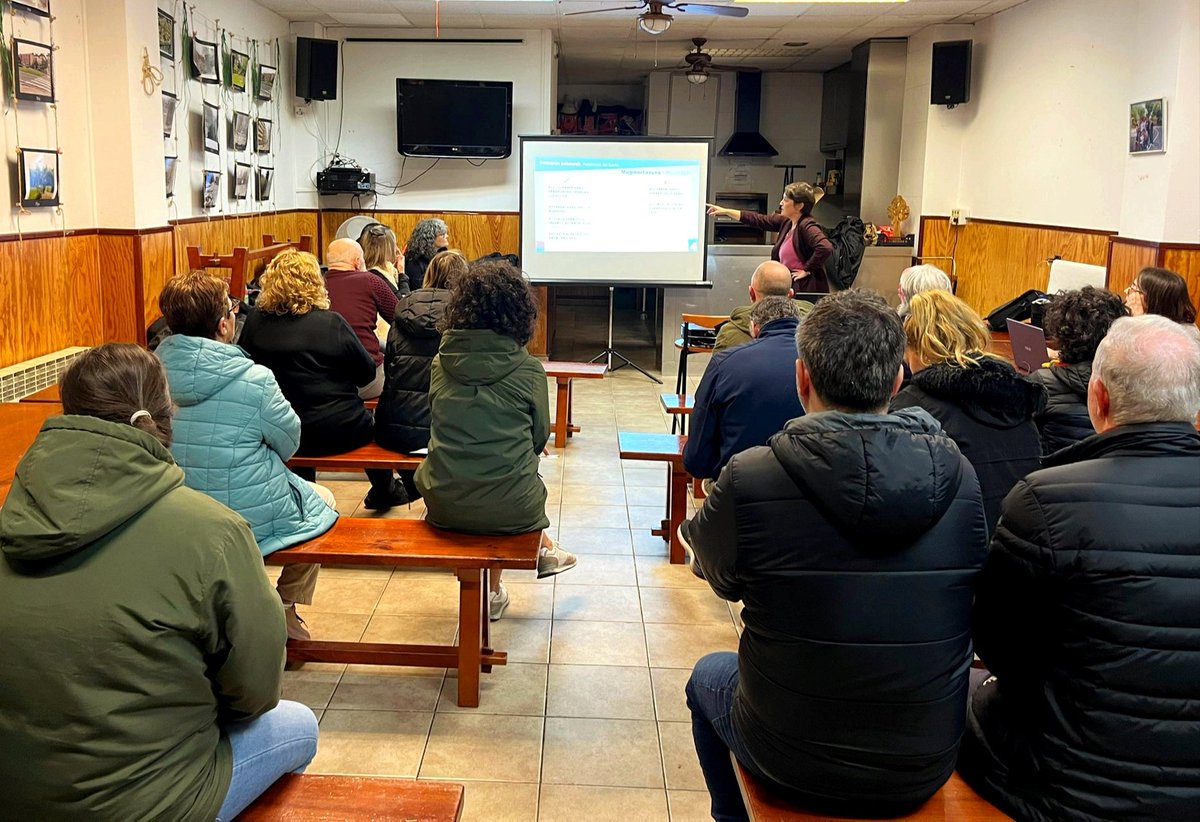 AizpeaOM's tweet photo. Hasi da auzoz auzoko batzarren bira!
Milesker gaur #Lartzabal|go batzarrera hurbildu zareten guztioi. Benetan aberasgarria izan da.
Y, mañana seguimos en #Agustinak.
La cita es a las 18:00.
Nos vemos allí. https://t.co/axXeHgpkKv