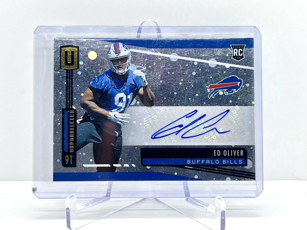 MereKatKat's tweet photo. Giving this Ed Oliver Cosmos Rookie Autograph away to one follower if the #Bills win!

To Enter:
• Retweet &amp; Like this tweet 
• Make sure you’re following

That’s it! Go Bills! #BillsMafia https://t.co/E2Vlvij03T