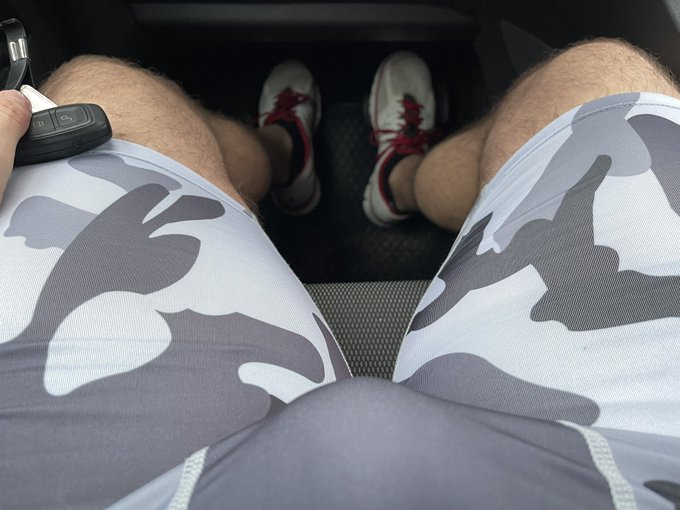 Watch Nik's leaked NSFW photo on TwXstars