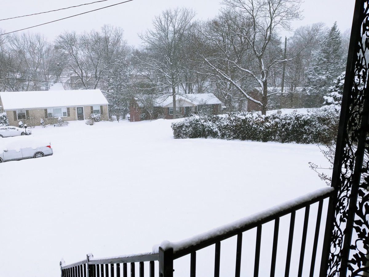 GRITSSPNFAM1's tweet photo. Walking in a Winter Wonderland! #FirstSnowofTheYear ❄️❄️🩵 🩵(outside of my home in Nashville, TN today. 1/15/24.) It's beautiful out ya'll. but if you have to get out in it. Walk steady &amp; drive safe. 🙏🏽 https://t.co/edsJlil2Ey