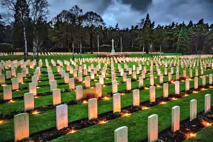 @fasc1nate Every Christmas Eve, children in Netherlands visit a cemetery that holds the graves of Canadian soldiers who gave their lives to liberate the country in WW2. They light candles at every grave — all 1,393 of them.