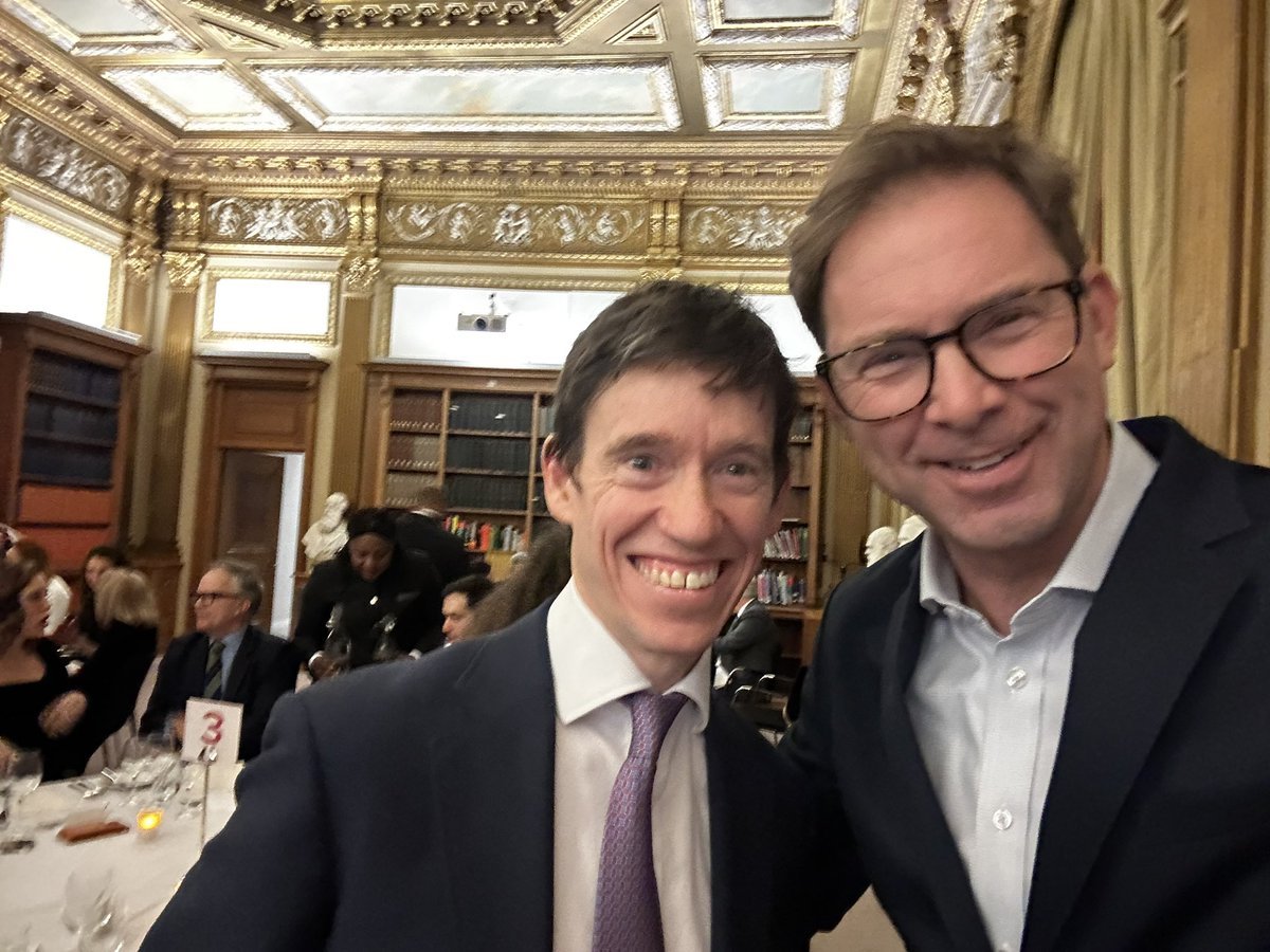 Tobias_Ellwood's tweet photo. Wonderful to catch up with my old friend @RoryStewartUK 
 at a dinner with visiting US Republican and Democrat Representatives.

I will always maintain  - Rory is one of the UK’s great Prime Ministers we never had. https://t.co/7PqrFLhXKZ