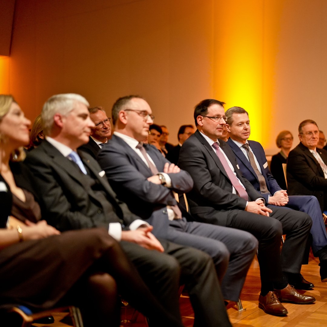 Michael Bitzinger tweet media