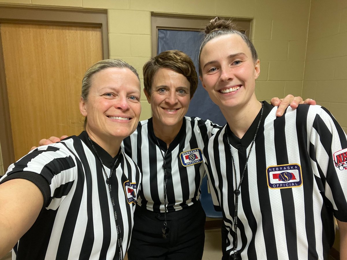 Redhead Ref tweet media