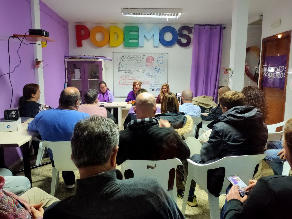 Rachelgs79's tweet photo. 💜 Espectacular tarde aprendiendo de las mejores @CambrolleMar    @lesafre @CarlaEValero00 y @Srta_OneLove 

🏳️‍⚧️ Que viva la #FuriaTrans https://t.co/uBDc8L35Xl
