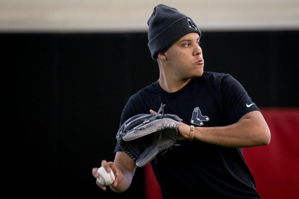 RedSoxPlayerDev's tweet photo. The 2024 Rookie Development Program is here!   

Throughout the week, players will participate in workouts and events focused on easing the transition into Major League life on and off the field. https://t.co/2puP9SIjr5