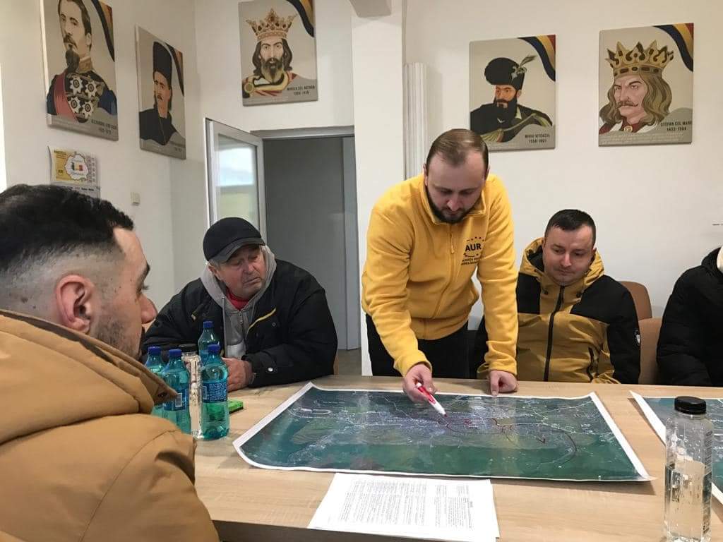 PopDariusAUR's tweet photo. ✊🇷🇴✊Azi, am continuat campania “Iarna Românilor”, am pregătit #strategia pentru această săptămână și am încheiat ziua cu o #ședință în cadrul #organizației AUR Copalnic Mănăștur. 

#Romania #Români #Unitate https://t.co/IBmJZQuf0G