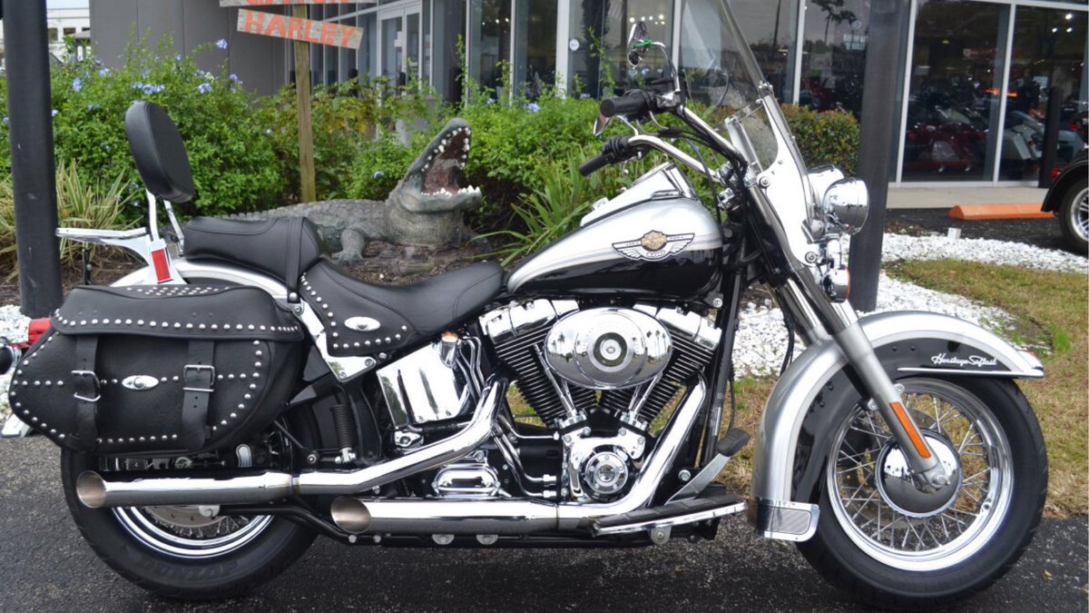 chopperexchange's tweet photo. Classic beauty in your garage for $5,995. 2003 Harley-Davidson® Heritage Softail® Classic with 25,176 miles.
#ChopperExchange #HarleyDavidson #HeritageSoftailClassic #Softail https://t.co/BKTNP4PTeq