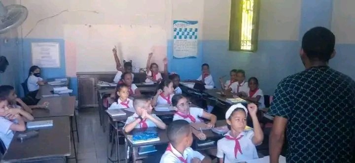 ChaguitoRebelde's tweet photo. 🗓️Solo restan 13 días para celebrar el 35 aniversario del Movimiento Juvenil Martiano 🇨🇺.
Un movimiento donde los sueños se hacen realidad, un movimiento que transforma, une, socializa, un movimiento que cultiva corazones.
#SúmateANosotros
#JuvenilMartiano
#35MJM https://t.co/h578OmMQOw
