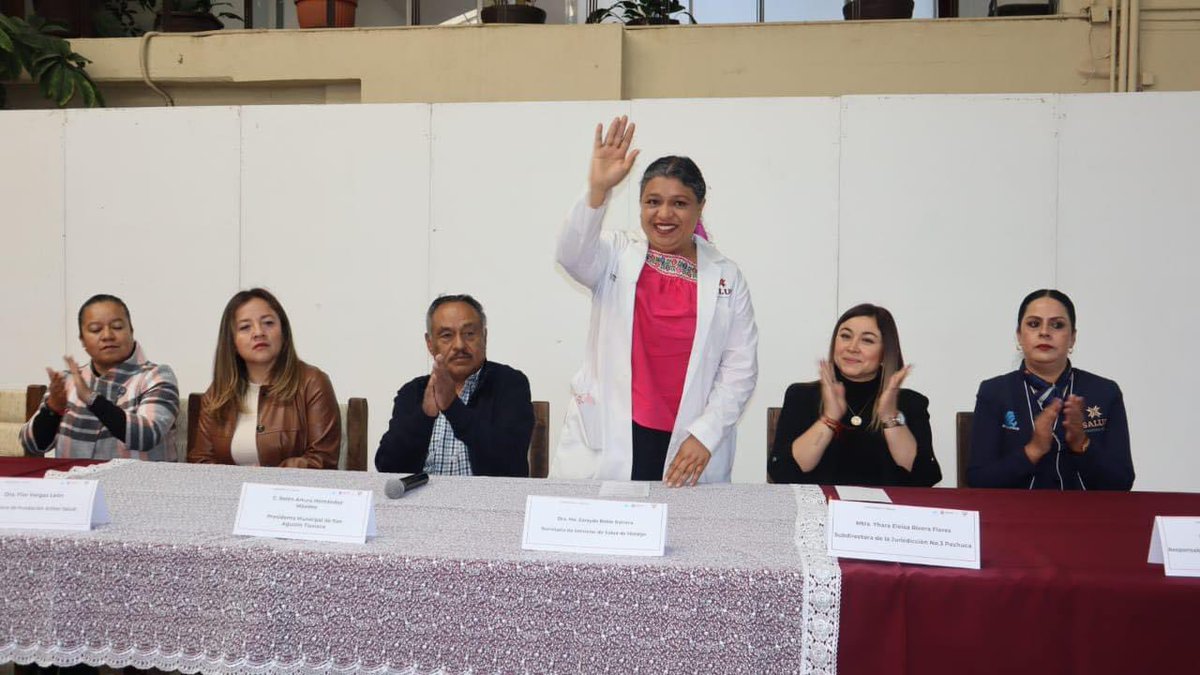 Salud_Hidalgo's tweet photo. 👩‍⚕️Nuestra titular @ZoraydaRoblesB asistió al evento la "Importancia del Liderazgo para el personal de Enfermería" en #SanAgustínTlaxiaca! Bajo la política del gobernador @juliomenchaca_, reconocemos el valioso aporte de las y los enfermeros y por su papel crucial en este gremio. https://t.co/Gx6kTzWcwP