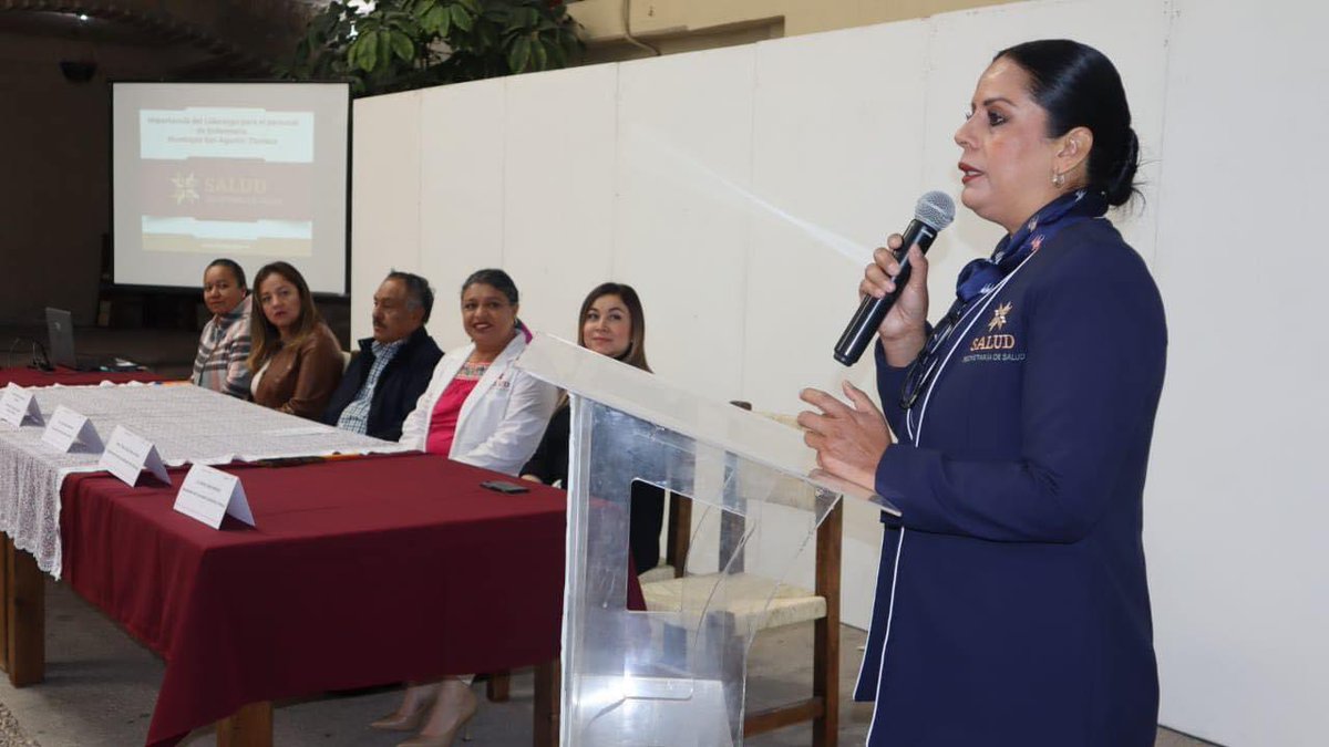 Salud_Hidalgo's tweet photo. 👩‍⚕️Nuestra titular @ZoraydaRoblesB asistió al evento la "Importancia del Liderazgo para el personal de Enfermería" en #SanAgustínTlaxiaca! Bajo la política del gobernador @juliomenchaca_, reconocemos el valioso aporte de las y los enfermeros y por su papel crucial en este gremio. https://t.co/Gx6kTzWcwP