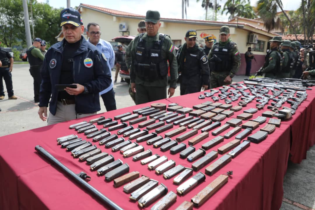 #AHORA || Pdte. <a href="/NicolasMaduro/">Nicolás Maduro</a>: “Se acabó Tocuyito, se acabó Tocorón y seguimos avanzando a un Sistema Penitenciario garantizado y seguro”.

#MemoriaYCuentaAfirmativa 
#MemoriaYCuenta