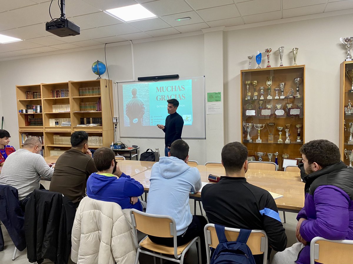 Espectacular charla del amigo <a href="/mateovillarDT/">MATEO VILLAR</a>… sencilla, nutritiva y didáctica!! Un 10 como profesional