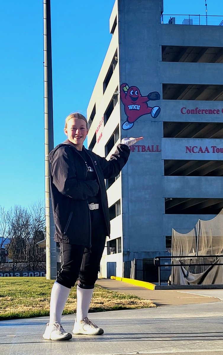 EmilyKMatlock26's tweet photo. Big thank you to @AmyLTudor and @KaylaBixel for the hitting and defense camps on Saturday! 
@WKUSoftball @FPlatinumDillon 
Go Tops! https://t.co/1qeZdmrXdn