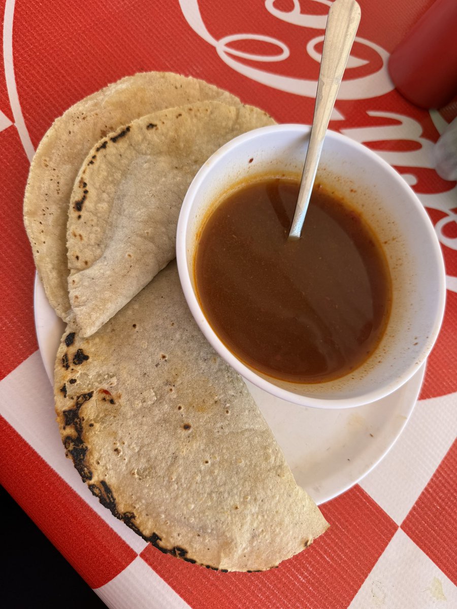 lucysa13's tweet photo. Un delicioso poema https://t.co/lsgsS3ioH5