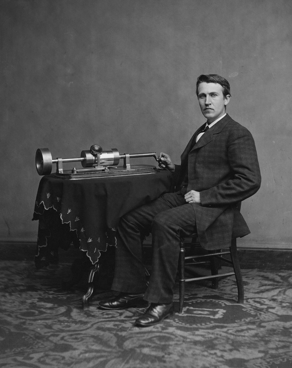 dedew_io's tweet photo. What happened on January 15?

🔴 1883, Thomas Edison invented the phonograph. The phonograph was the first device to record and reproduce sound.

#Edison #TodayInHistory #TechNews #Technology https://t.co/5BKFR7zzMG