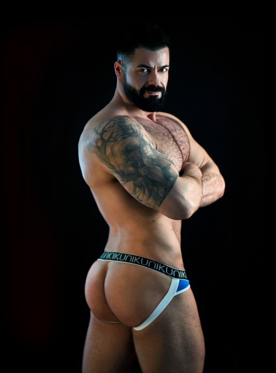 <a href="/victordangelox/">Victor D’Angelo</a>