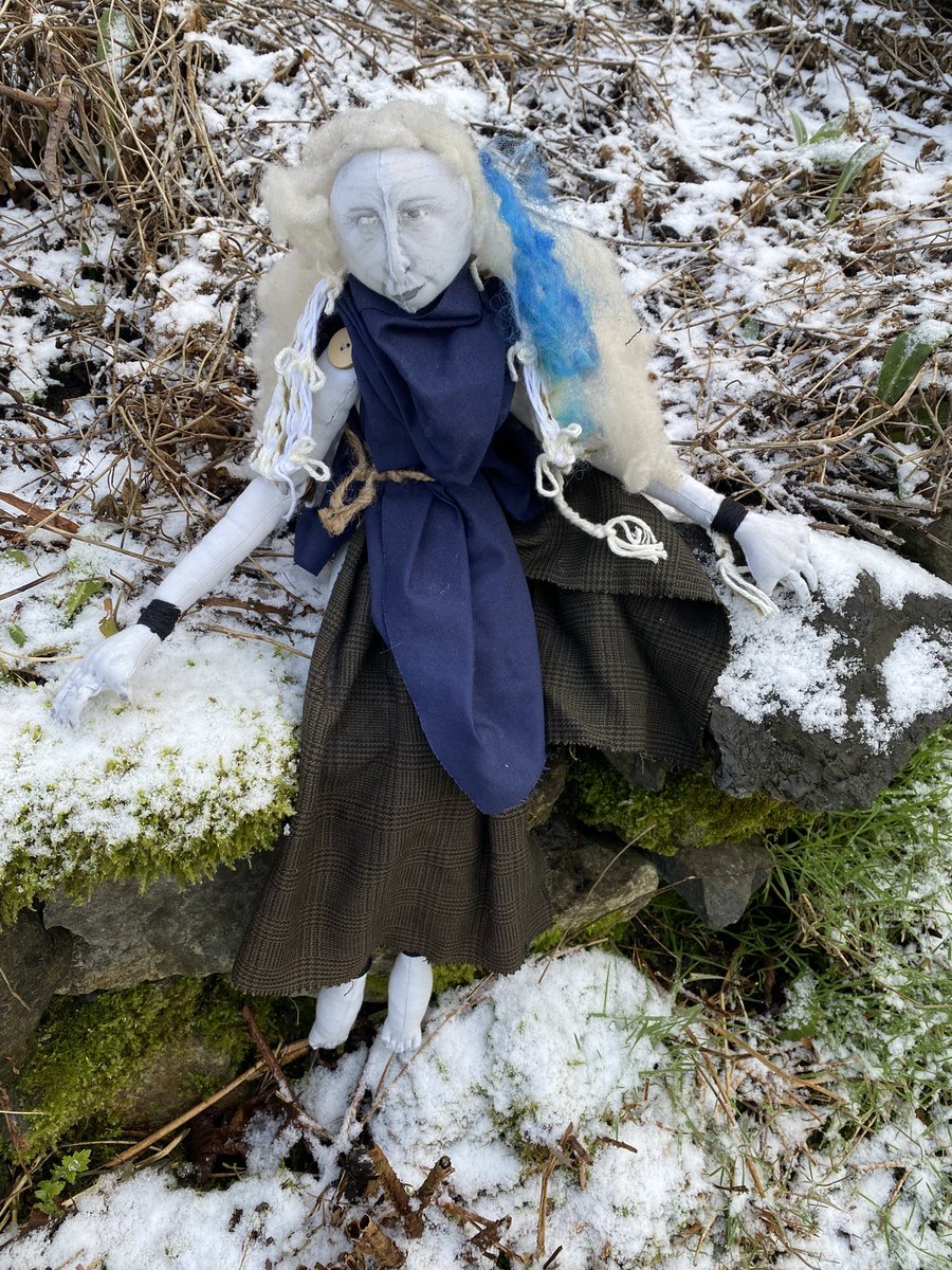 anniearyffridd's tweet photo. I love snow and it seems like Cailleach Bheara has more wintery weather to spread across the land this week!
Here is my own Cailleach Bheara spirit doll made with fabric dyed with woad from our garden and local wool! #SmallBeautiesHour https://t.co/fJusJMwF3h