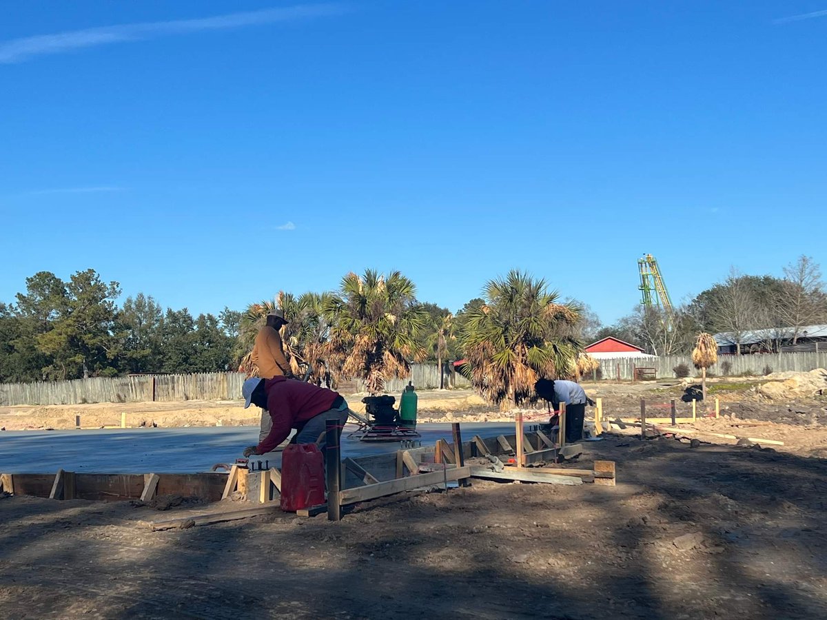 coasterchitchat's tweet photo. Construction of @Wild_Adventures's new campground, Wild Adventures Safari Campground, is currently in full swing!
๐ธ Wild Adventures
๐https://t.co/Rx6jDDZQH2
#wildadventures #wildadventuresthemepark #yeswashare #coasterchitchat #themepark #campground #coming2024 #valdosta https://t.co/D0H2uQvpVG