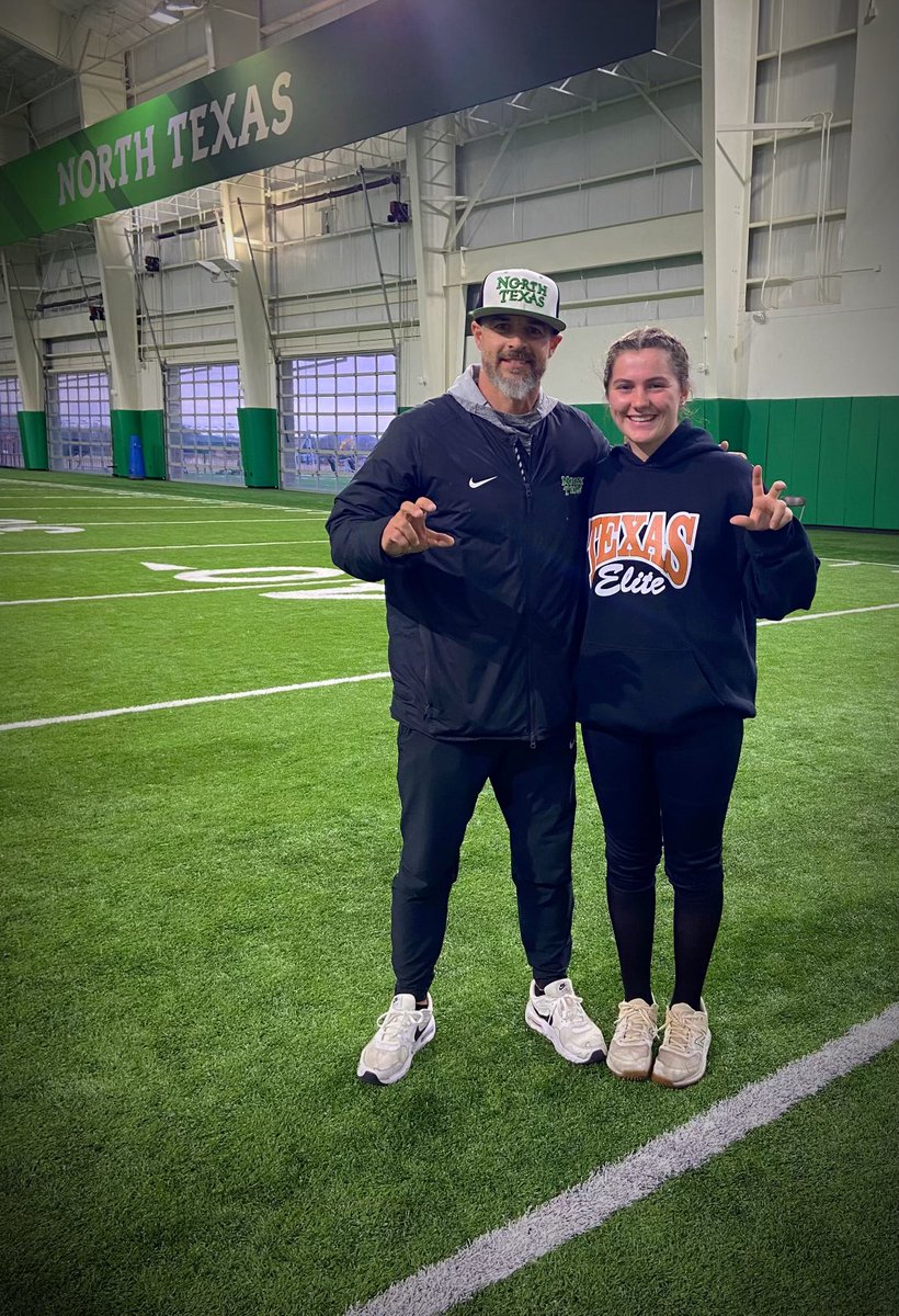 BryleeGray_2027's tweet photo. Had a great time at the University of North Texas Softball Camp this weekend. I loved getting to know and learning from the coaches and players and seeing one of my favorites. Can’t wait to come back and learn more! @MeanGreenSB @mariknowsspeed1 @LegaLegendsS1 @IHartFastpitch https://t.co/azCpdtz4e1
