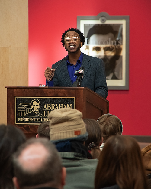 ALPLM's tweet photo. Our thanks to everyone who braved the cold to hear actor Reggie Guyton perform Martin Luther King Junior's "I Have a Dream" speech. Special thanks to the parents who made sure their children got to hear King's powerful words.
#MLK #MLKDay #MLKBirthday #IHaveADream #ALPLM https://t.co/Pwk1tOBcXy