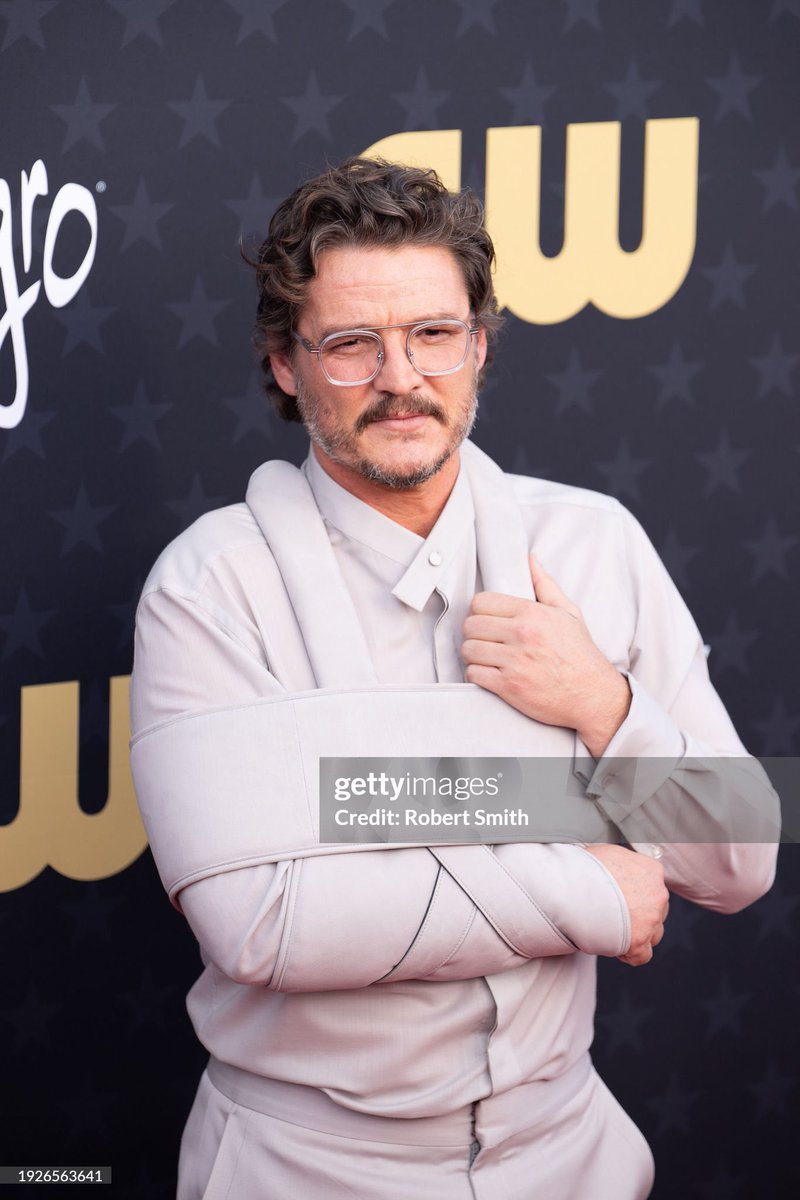 PedroPascalFR's tweet image. 📸 : Pedro Pascal à la cérémonie des Critics Choice Awards hier soir à Los Angeles. ✨