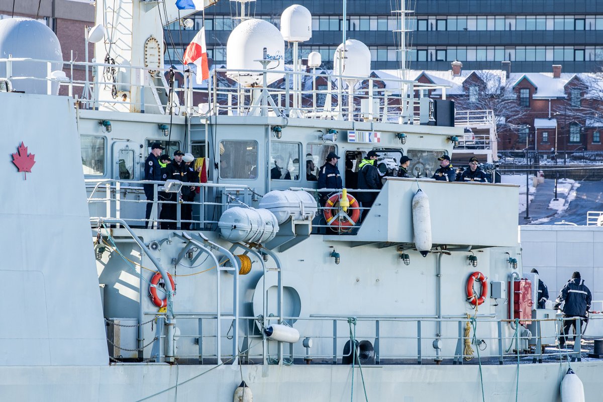 #HMCSSummerside and #HMCSGlaceBay departed Halifax today, embarking on #SQUADEX 24-01 which will involve multi-ship activities; building and enhancing our naval readiness, skills and strength off the Eastern Seaboard. 

Fair winds and following seas!  #HelpLeadFight