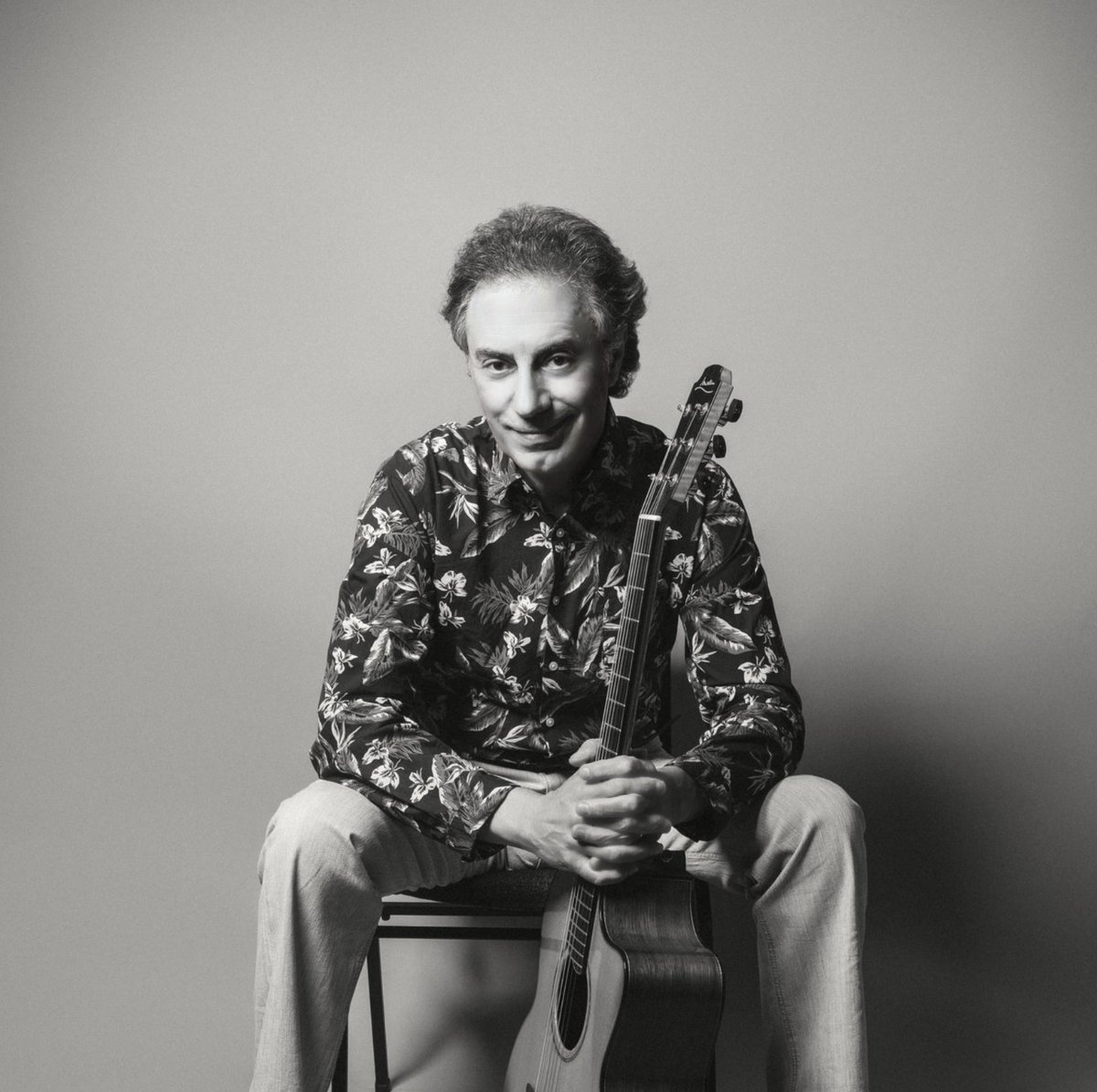 ✨ Pierre Bensusan is #liveatdulinghall on 4.3.24 ✨

French-Algerian acoustic guitar virtuoso, vocalist and composer Pierre Bensusan, surnamed "Mister DADGAD", has taken his unique sound to all corners of the globe.

Winner of the Independent Music Award for his triple live