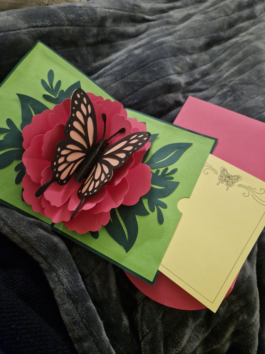 Larrah Thompson tweet media