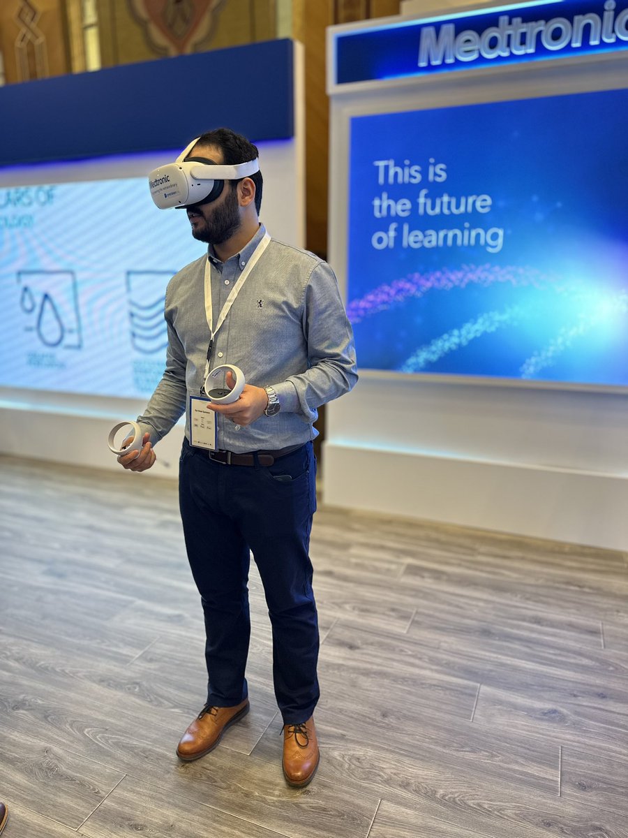 saeedmalki99's tweet photo. Virtual reality OR and robotic training.
Really it was an amazing congress #SGSS2024 https://t.co/YlIaDhkBed