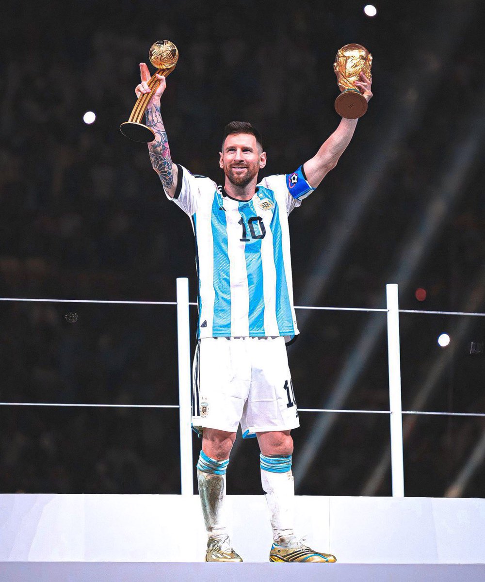🌟🇦🇷 LIONEL MESSI, GANADOR DEL PREMIO THE BEST DE LA FIFA AL MEJOR JUGADOR DEL MUNDO EN 2023.

FIN.