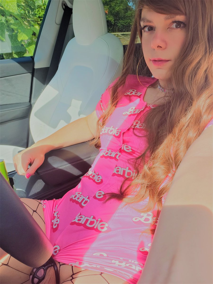 Need a lift to The Sissy Market? 
Don't worry! There are no girls there who will feminize you I swear! 😇