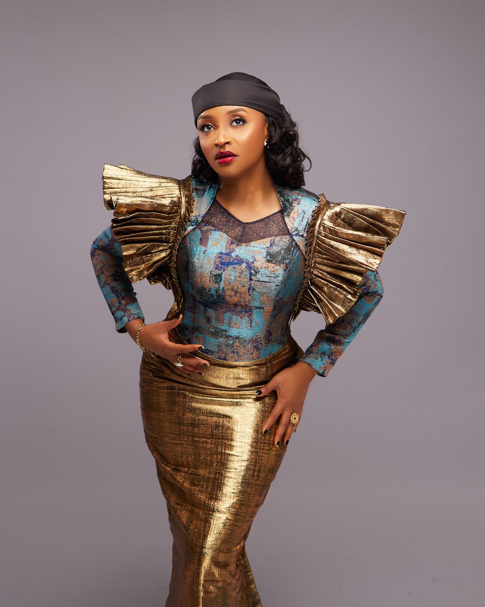 Rahma_sadau's tweet photo. HAJIYA BINTA KUTIGI BULA . . . . 💥💋

Your fav sweet villain…😉😉

What’s your take on W.A.R (Wrath And Revenge) ? 😉🥰

Still Streaming on Netflix … https://t.co/f9RA2hvuRI