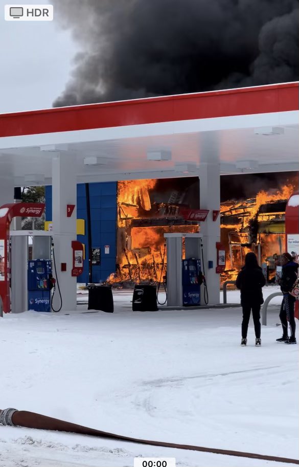 Mighty990KWAM's tweet photo. EXPLOSION: Hop In gas station on Poplar and Highland just burst into flames. KWAM is working to learn the cause of the fire. https://t.co/8Ae00zsVaB