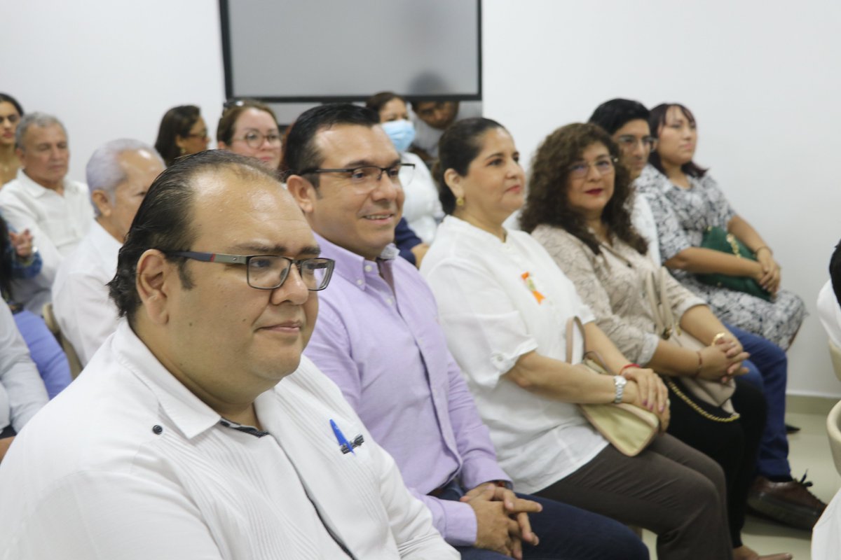 ITPCampeche's tweet photo. #NéstorCerveraCámara, @Rosy_segovia y @TereDolz, Presidente y Comisionadas de la #COTAIPEC, respectivamente, asistieron a la sesión pública solemne de la toma de protesta del Magistrado  Francisco Javier Ac Ordóñez como Presidente del @teecampeche para el período 2024-2026. https://t.co/l1Ug5KJydk
