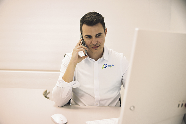 #Empresa | 📰️ “És fonamental oferir una resposta el més aviat possible a qualsevol demanda dels nostres clients.” 👉 ow.ly/ltxl50QqT7o

💬 Entrevista a Adrià Doménech, director general d’#A3Comercial