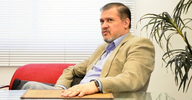 gazetadopovo's tweet photo. Jornalista está preso há mais de um ano, mesmo sem denúncia! Conheça o caso de Jackson Rangel, que expõe a violação ao devido processo legal e à liberdade de imprensa no Brasil. Leia a matéria completa na Gazeta do Povo.