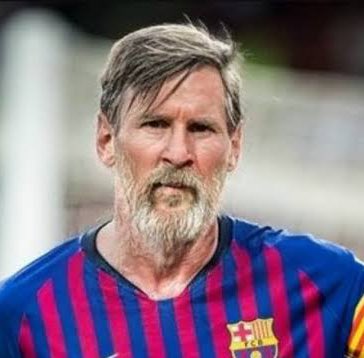 DonaLuciaHexa's tweet photo. *Messi aposentando desde 2026*

E o prêmio The Best da FIFA de 2058 vai para:

Lionel Messi https://t.co/afe1lpf9Oh