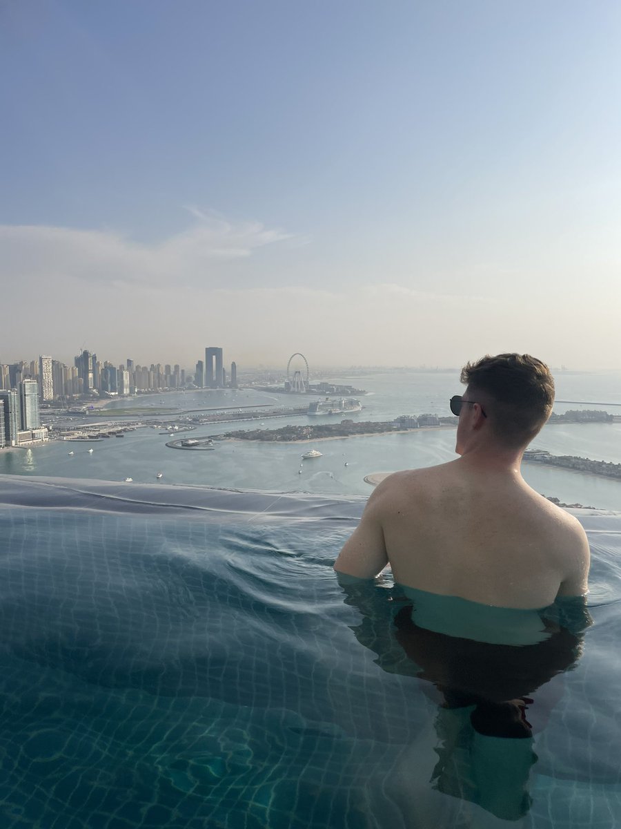 PrestonMcCue's tweet photo. Dubai is overrated https://t.co/D3dmKNQ4UR