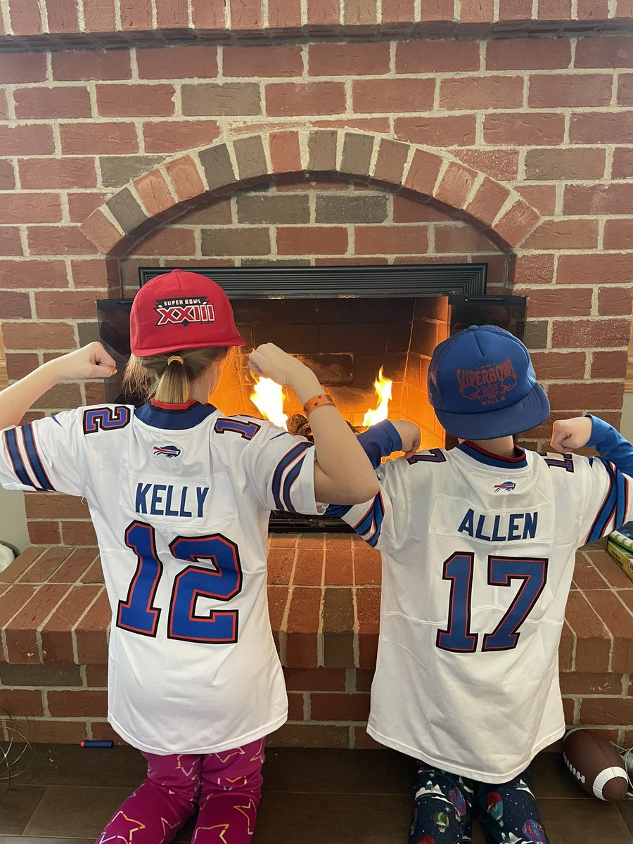 Hiner65's tweet photo. @JimKelly1212 @jillmkelly12 @JoshAllenQB  my ten year of daughter and six year old son know a thing or two about great quarterbacks. they’re ready for a #BillsMafia  victory https://t.co/jRii0pU41V