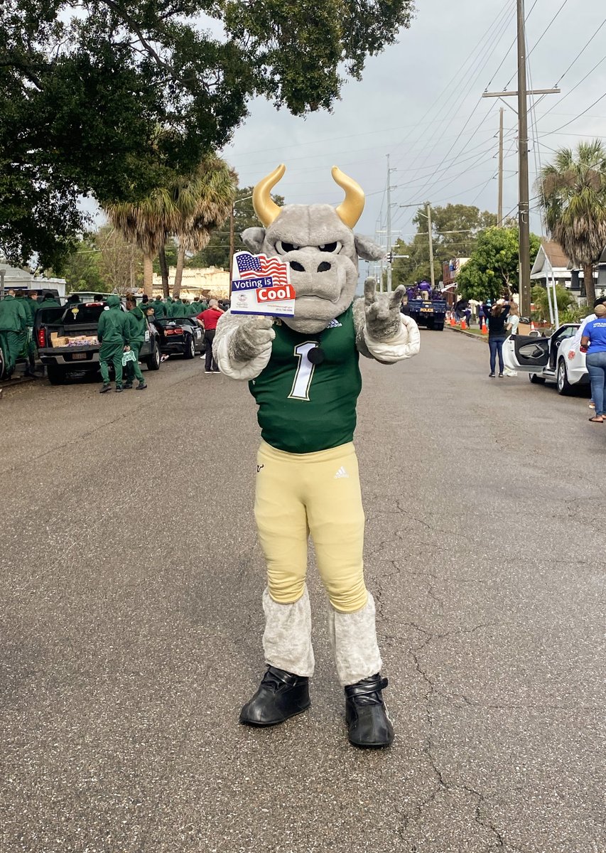 HillsboroughSOE's tweet photo. What a fulfilling day celebrating the legacy of Dr. Martin Luther King Jr. Started off the day with the TOBA breakfast, followed by the Tampa #MLK parade. #VoteHillsborough #VotingIsCool https://t.co/cu54JuCQgW
