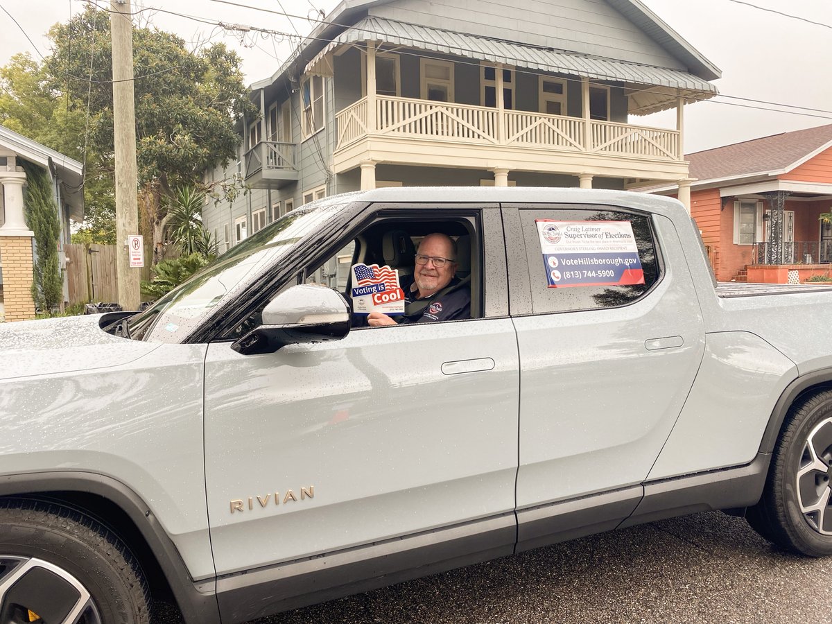 HillsboroughSOE's tweet photo. What a fulfilling day celebrating the legacy of Dr. Martin Luther King Jr. Started off the day with the TOBA breakfast, followed by the Tampa #MLK parade. #VoteHillsborough #VotingIsCool https://t.co/cu54JuCQgW