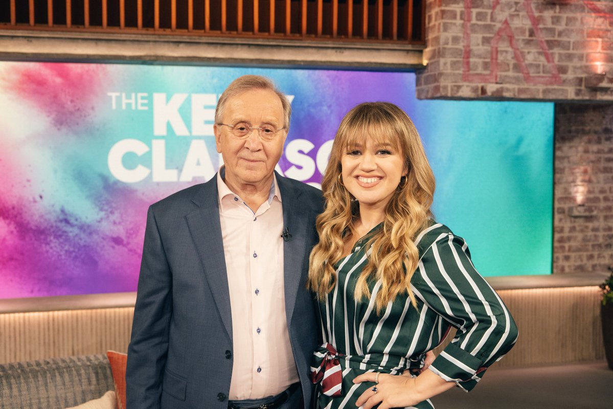 Hanging out with our friend <a href="/MichaelBuble/">Michael Bublé</a> today on Kelly PLUS we're catching up with #Kpop star AleXa and Cher's former chauffeur Harry Bird!